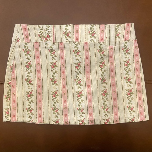 🌸 RARE Y2K Mini Skirt Wet Seal - Picture 2 of 6